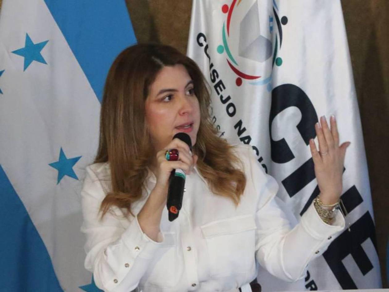 Cossette López califica como amenaza la orden del fiscal Johel Zelaya