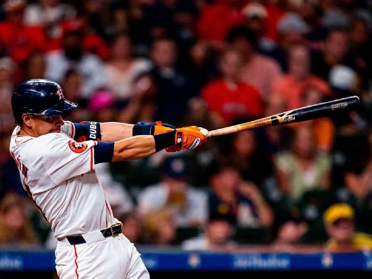 Mauricio Dubón conectó imparable: ya suma 7 juegos consecutivos con hit