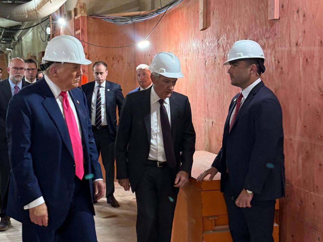 Trump y Powell discuten en público sobre remodelación en la Reserva Federal