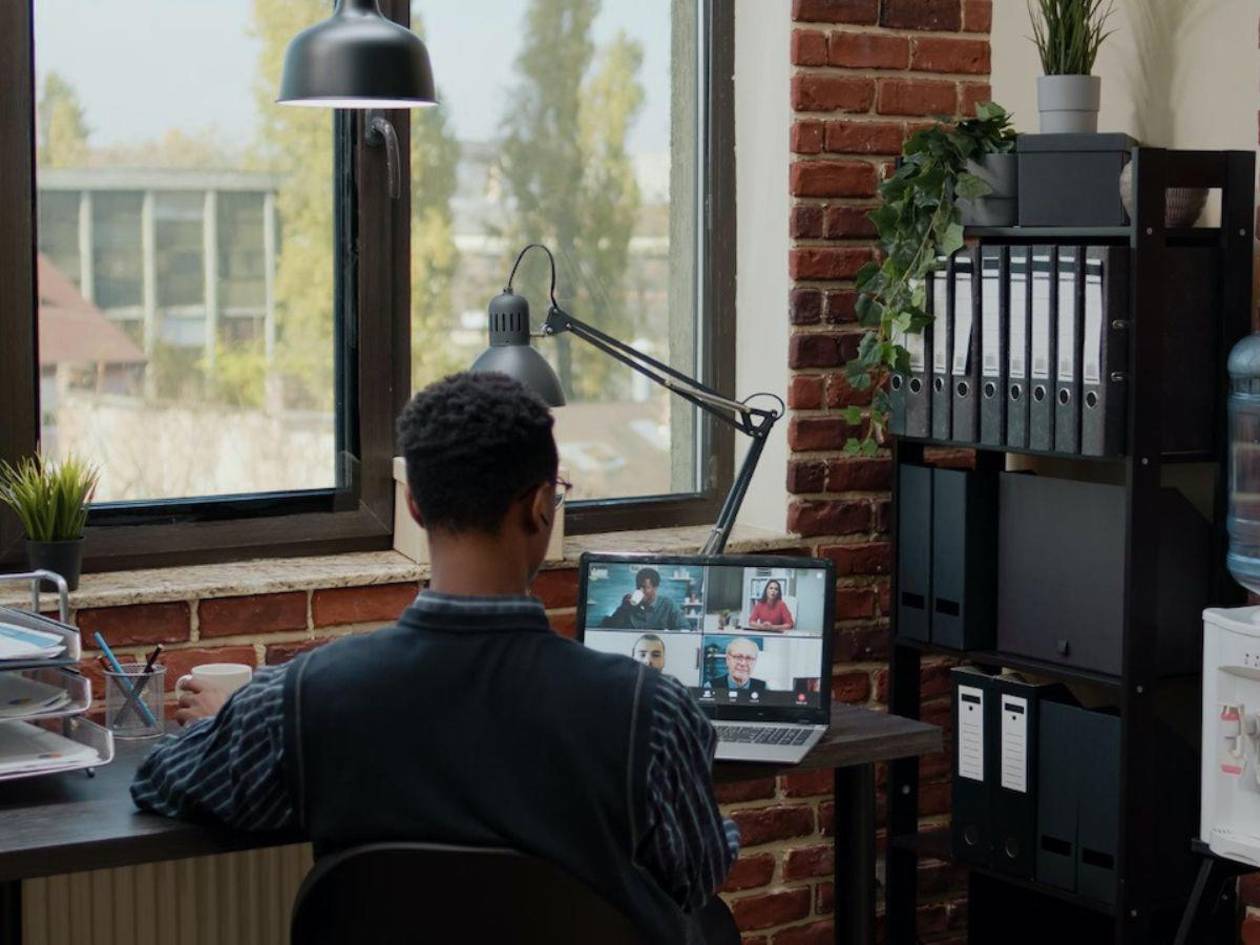 La nueva amenaza laboral: el espionaje digital desde el teletrabajo