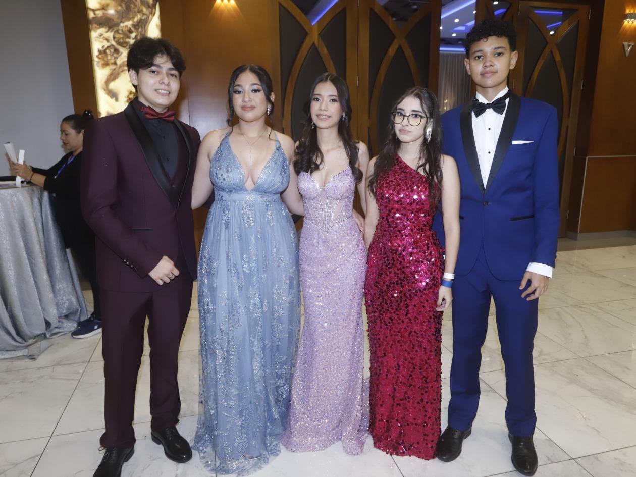 Seniors 2025 de la Morazzanni celebran su fiesta de graduación