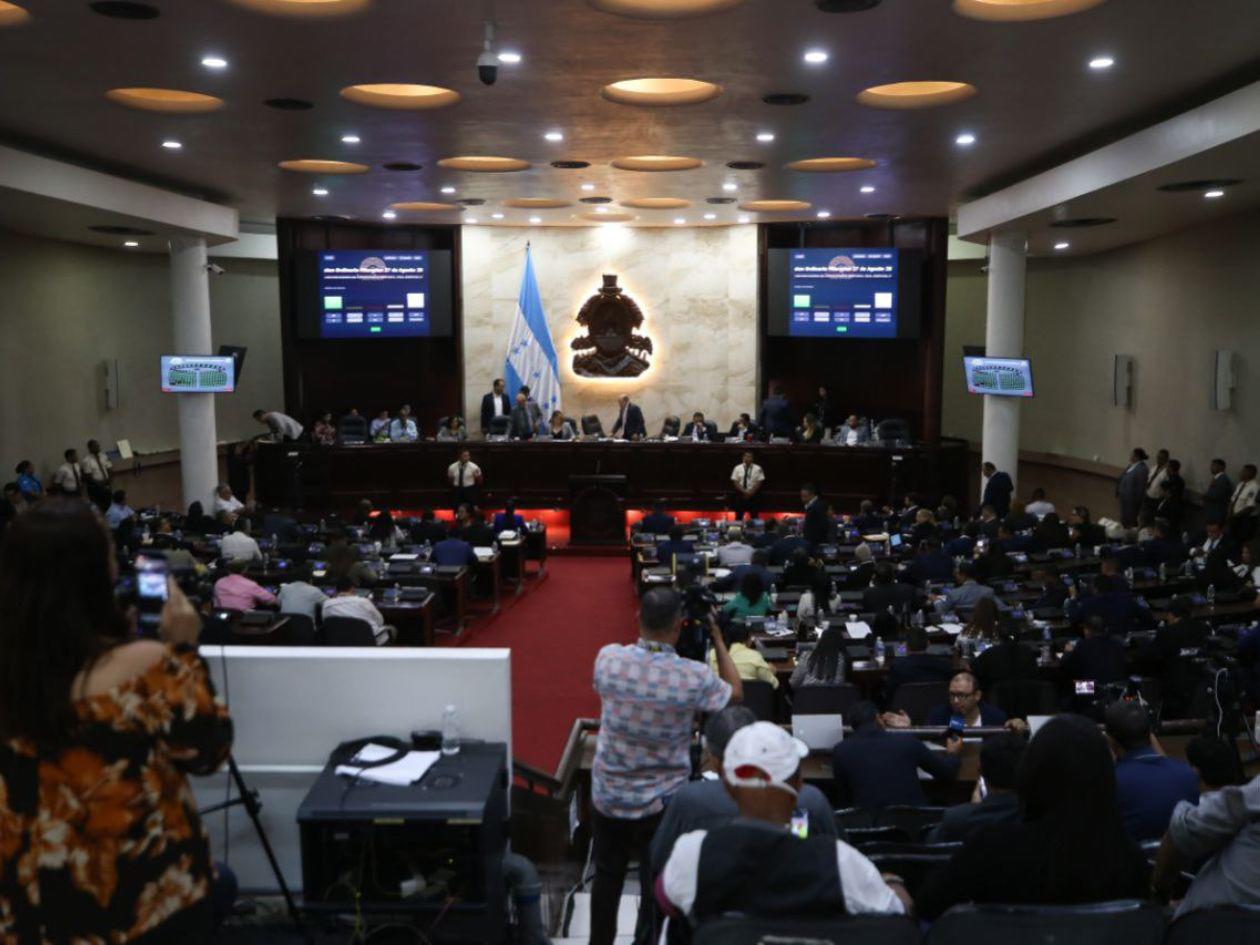 Aprobación del Presupuesto General de la República podría retrasarse hasta 2026