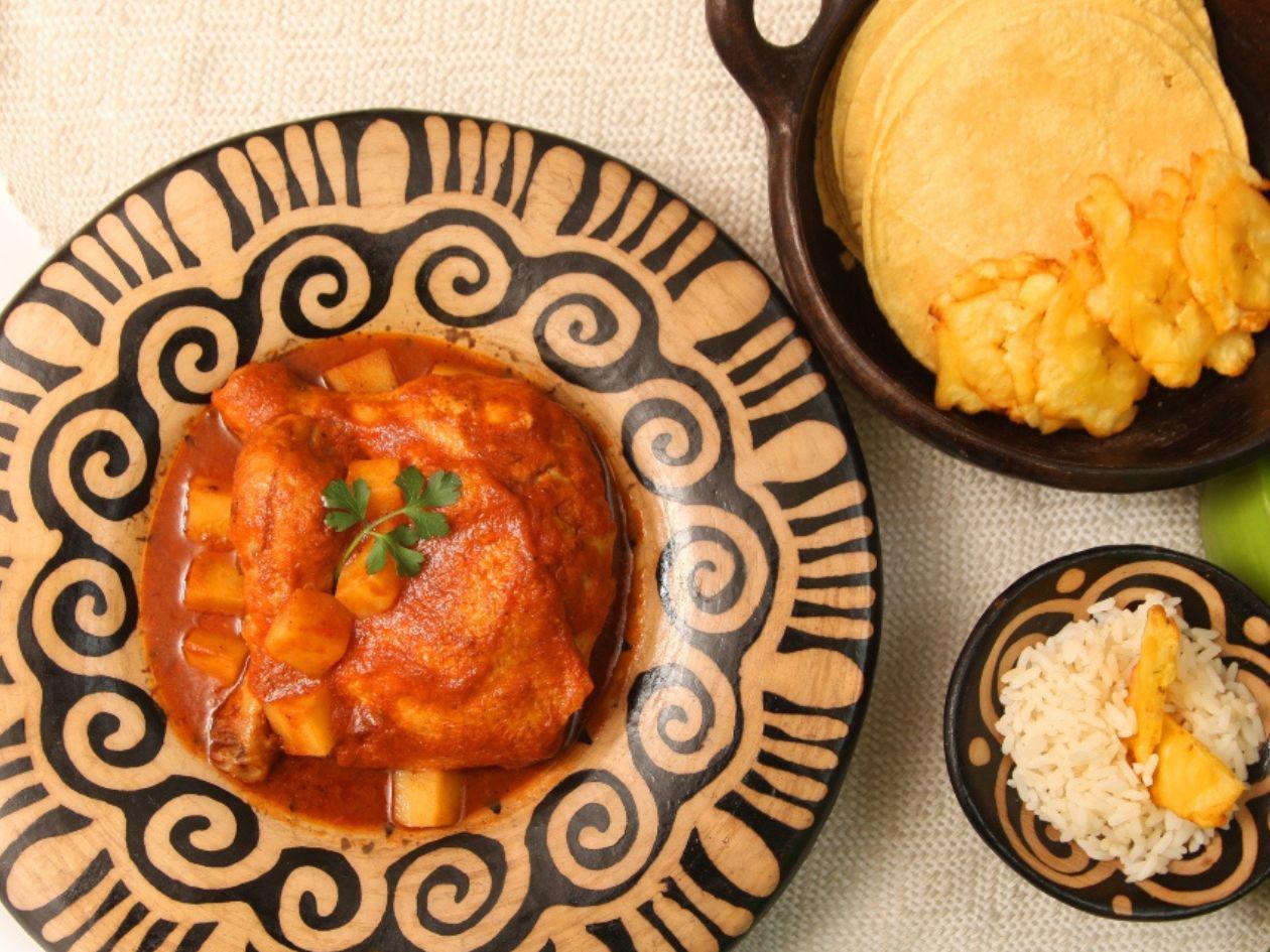 Pollo guisado con papas