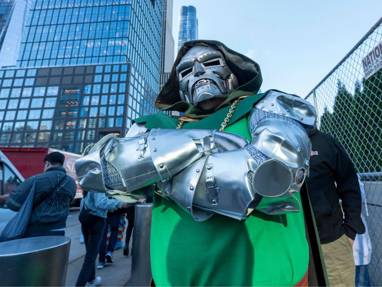Superhéroes y villanos de todos los universos se reúnen en la Comic Con de Nueva York