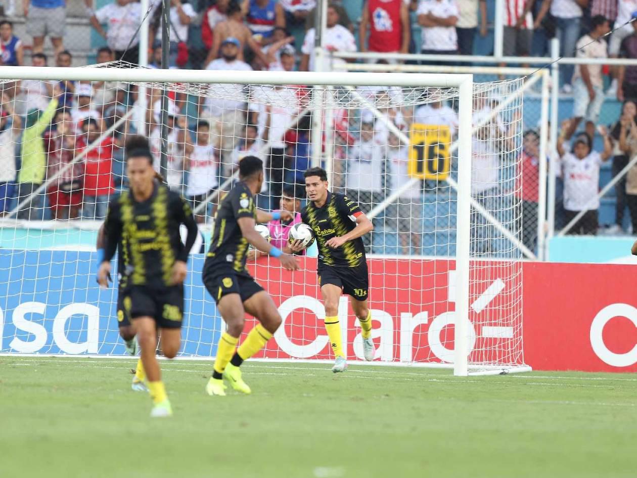 Real España le arrebata fichaje al Olimpia tras perder el título