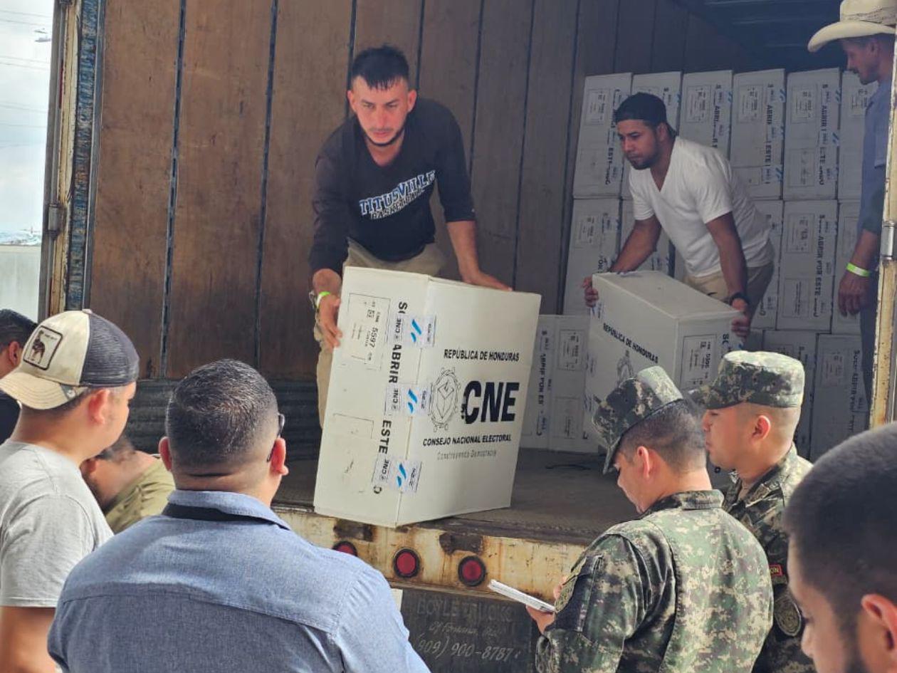 CNE avanza en distribución del material electoral hacia los departamentos