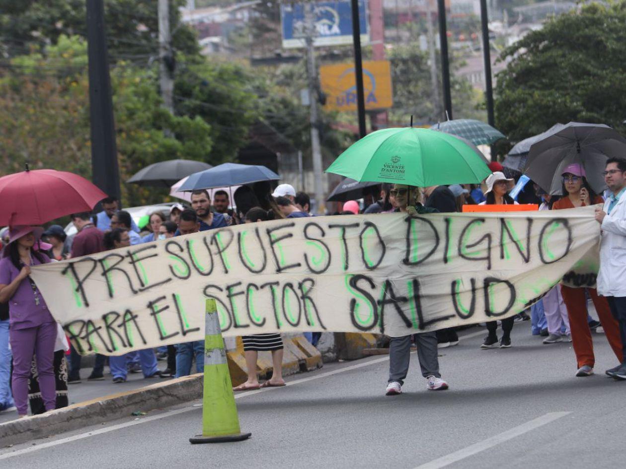 Odontólogos mantienen asambleas mientras demandan reajustes salariales