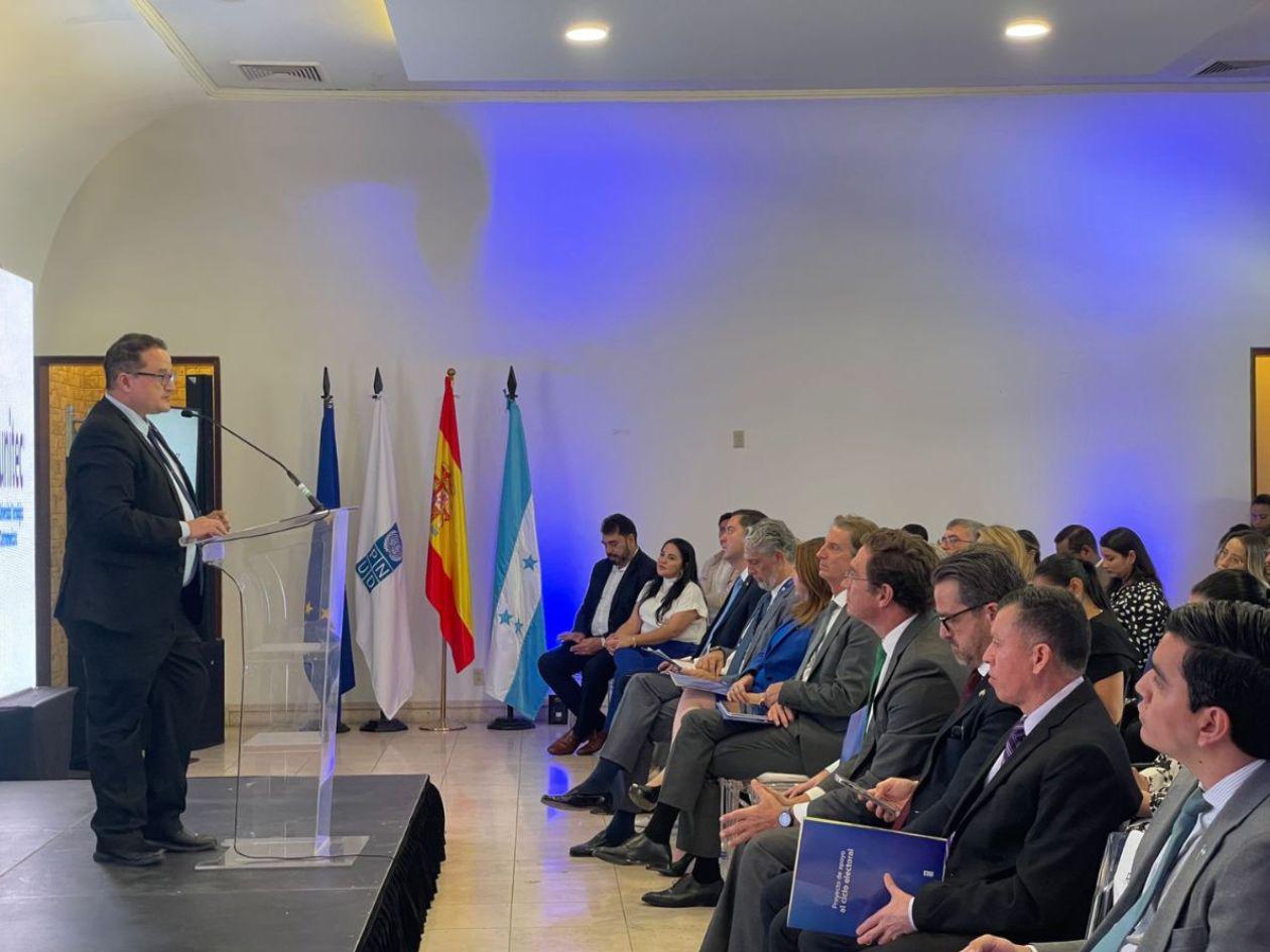 LA PRENSA Verifica reafirma su compromiso para frenar la desinformación electoral en Honduras