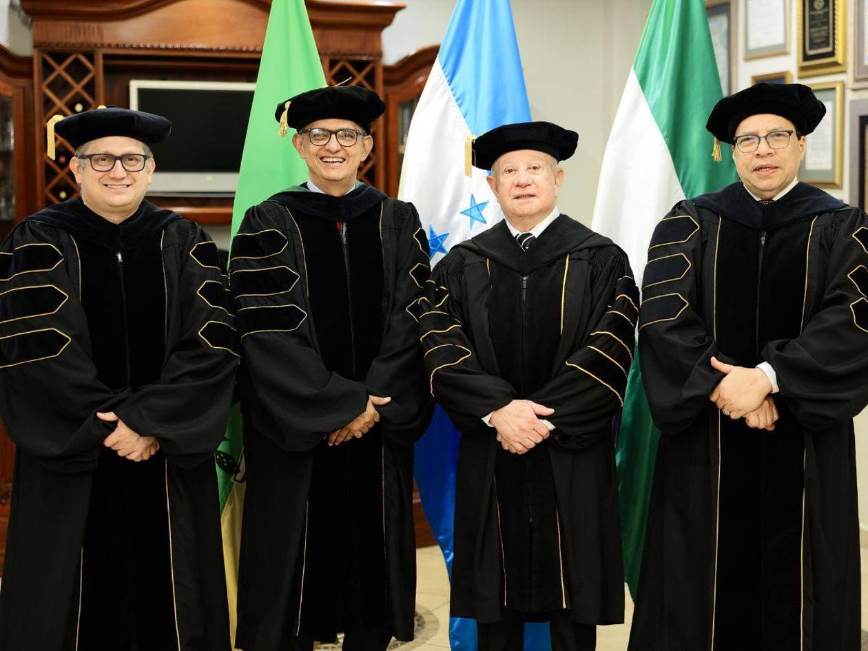 UTH da la bienvenida a 350 nuevos profesionales en ceremonia de graduación