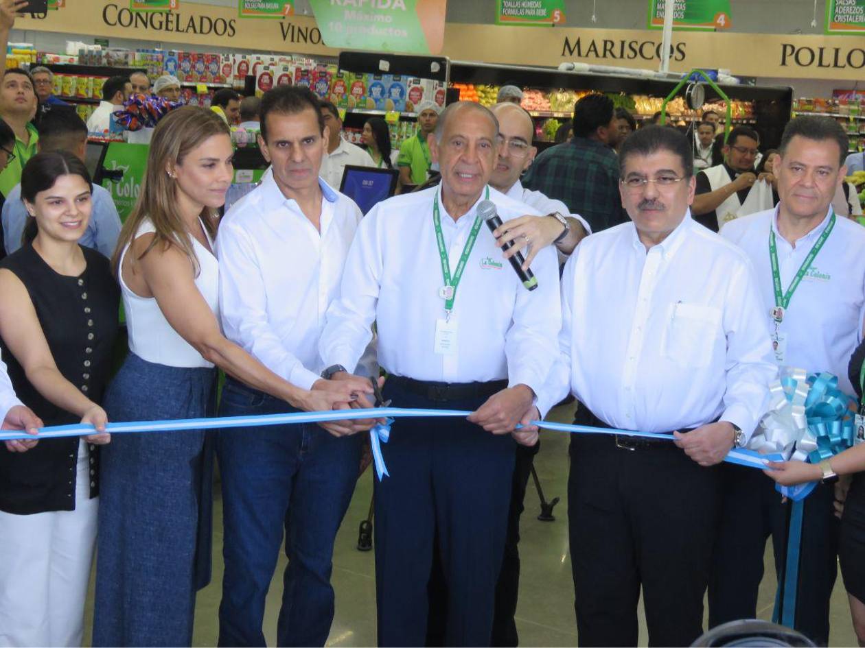 Supermercados La Colonia inaugura nueva sucursal en Plaza Doral, en sector Satélite