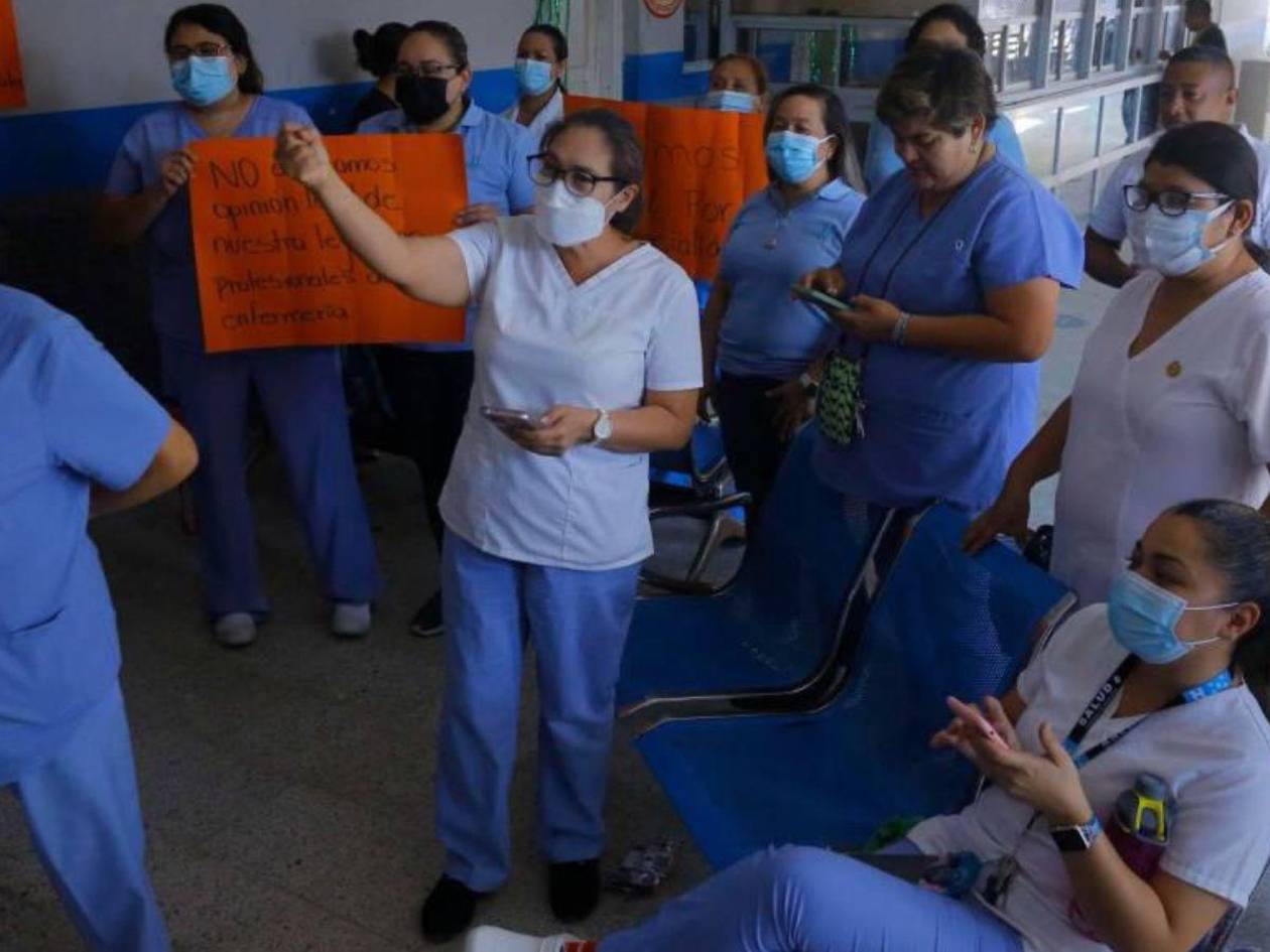 Enfermeros mantienen protestas y piden respuestas desde Casa Presidencial