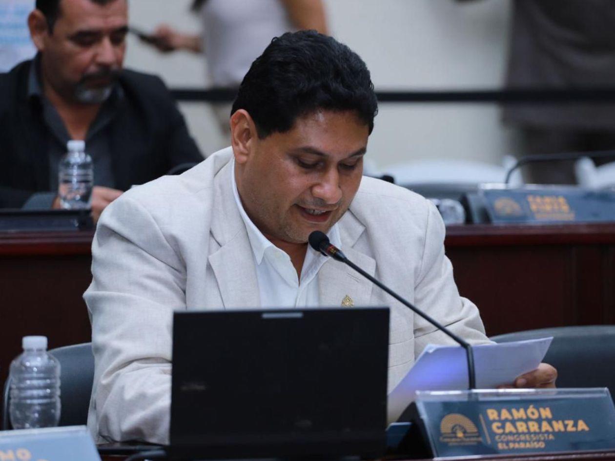 Diputado asegura que la democracia en Honduras está en riesgo