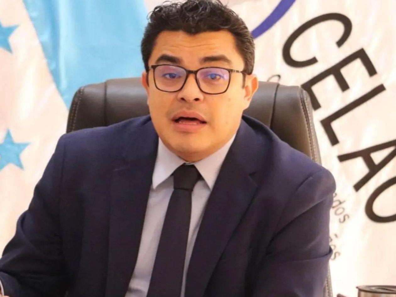 Gerardo Torres defiende a PTC, empresa de Colombia que admitió que Libre los contrató