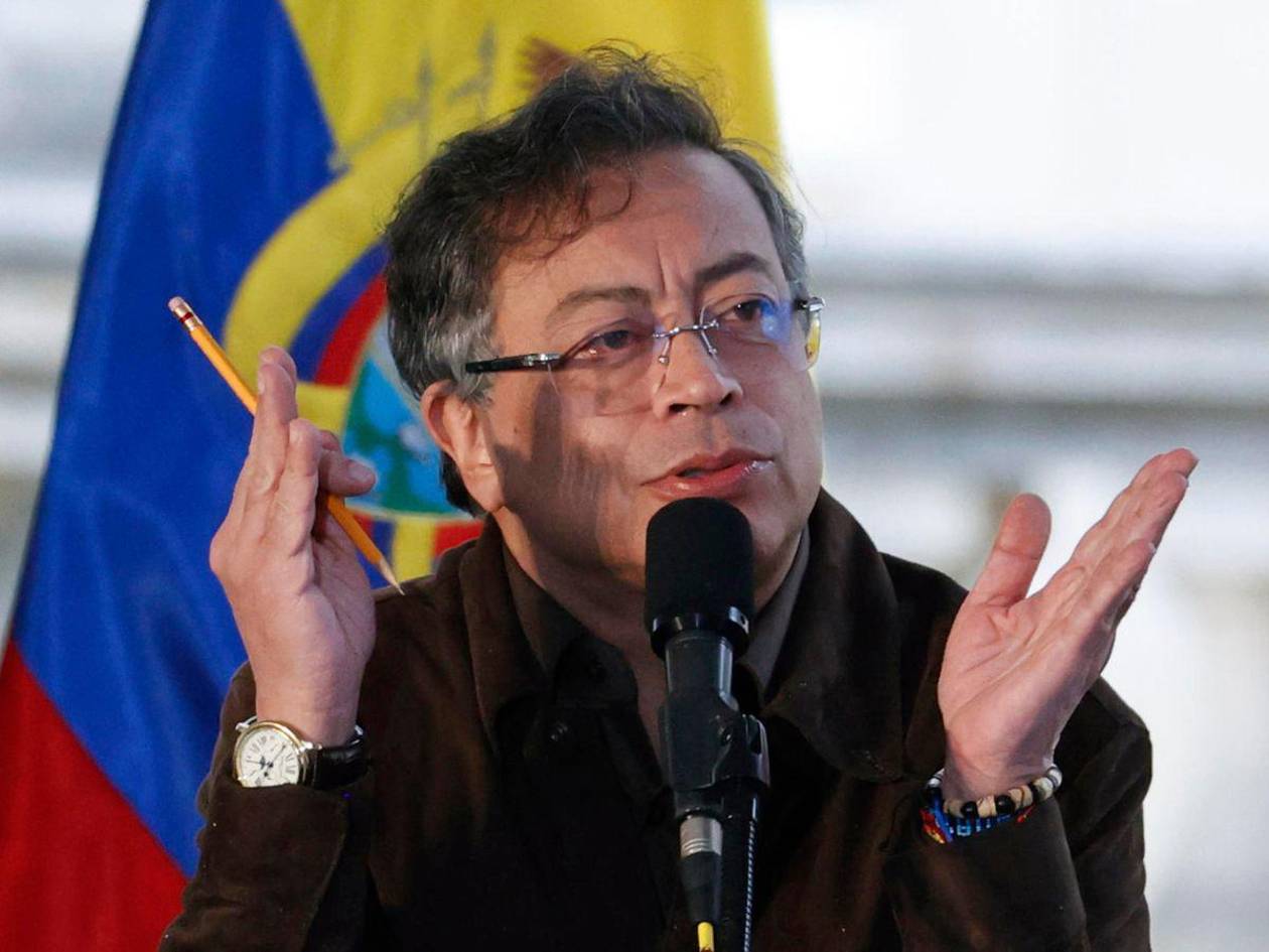 Trump acusa a Petro de ser un líder del narcotráfico y suspende ayuda a Colombia