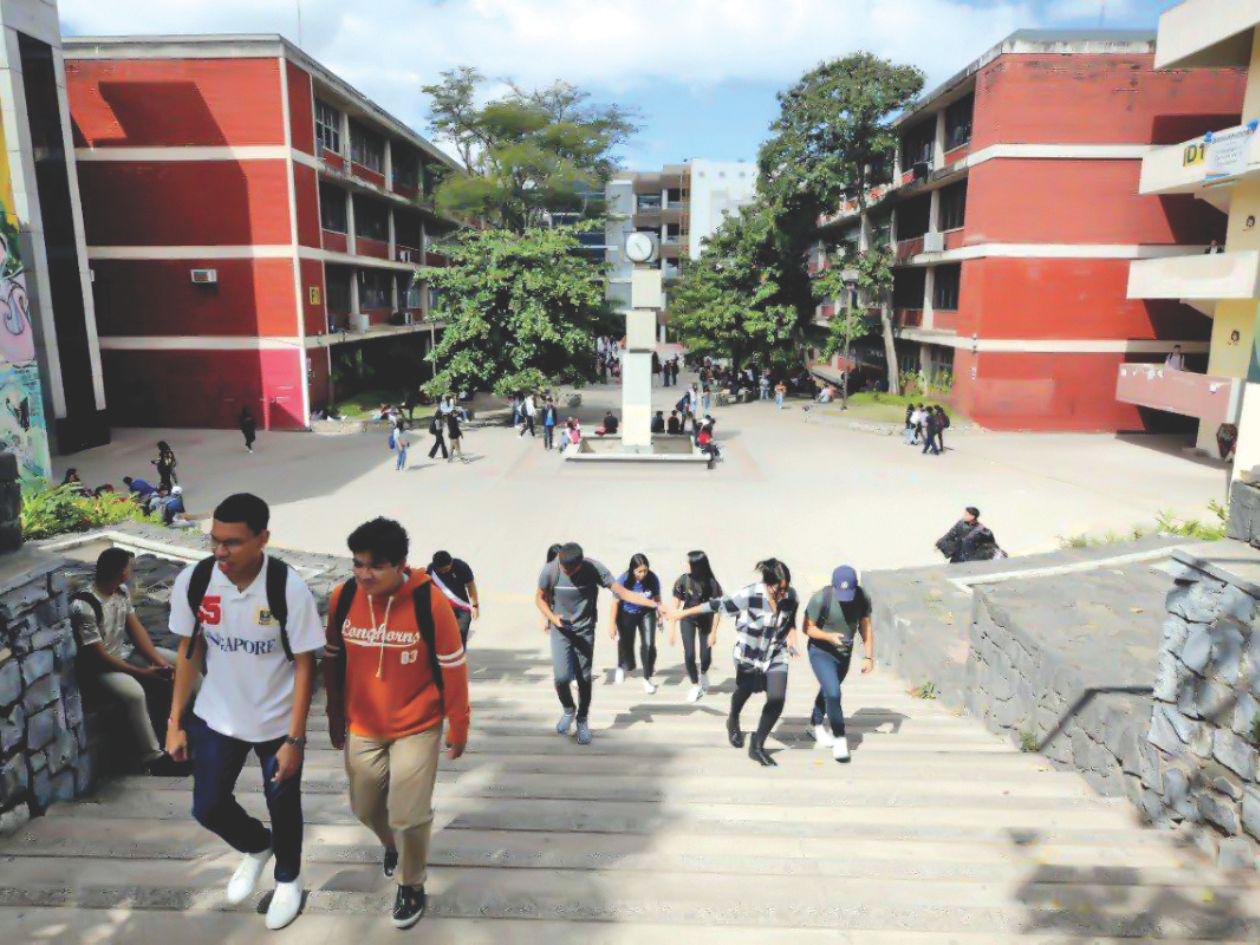 Unah aprueba seis carreras virtuales y un doctorado en Economía