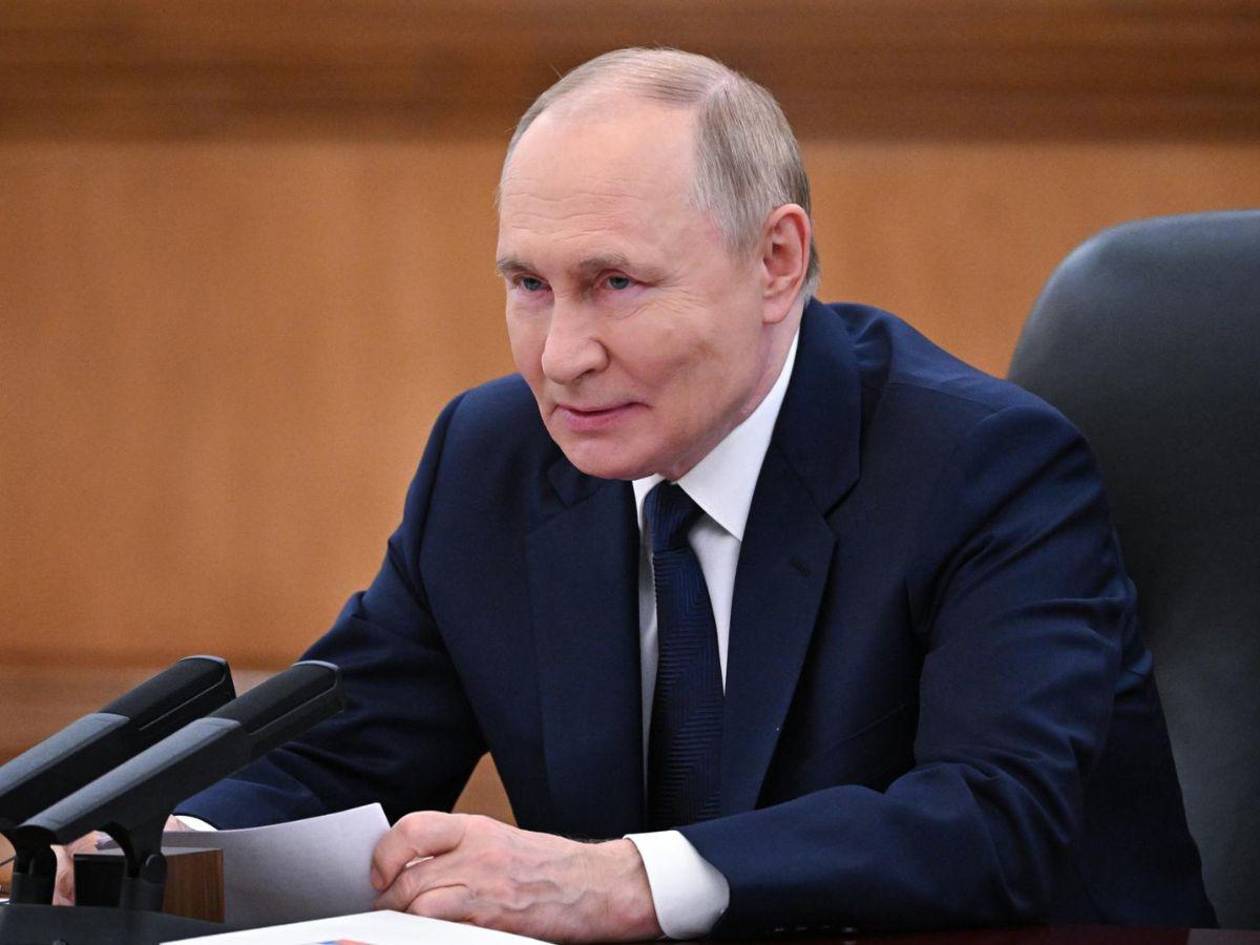 Putin desafía a Zelenski: “Si quiere reunirse conmigo, que venga a Moscú”