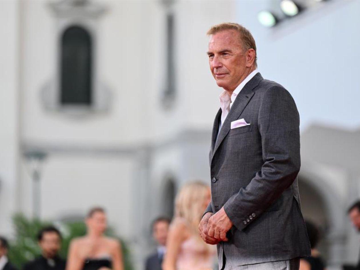 El actor estadounidense Kevin Costner visita La Habana
