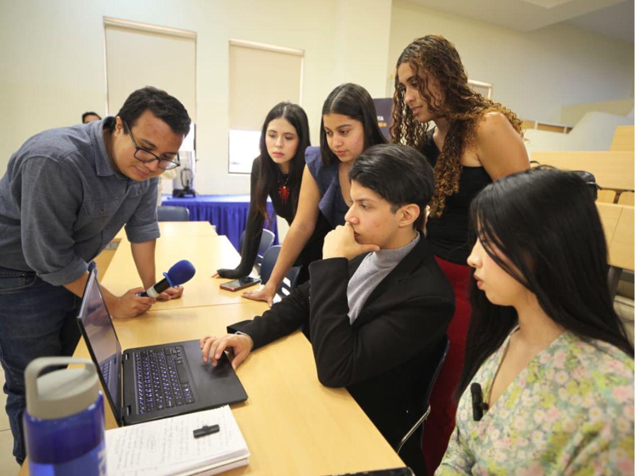 LA PRENSA Verifica capacita a estudiantes de Periodismo UJCV en verificación digital