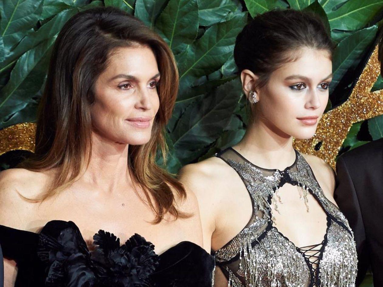 Zara confía en Cindy Crawford y en su hija Kaia para mostrar prendas sencillas y versátiles