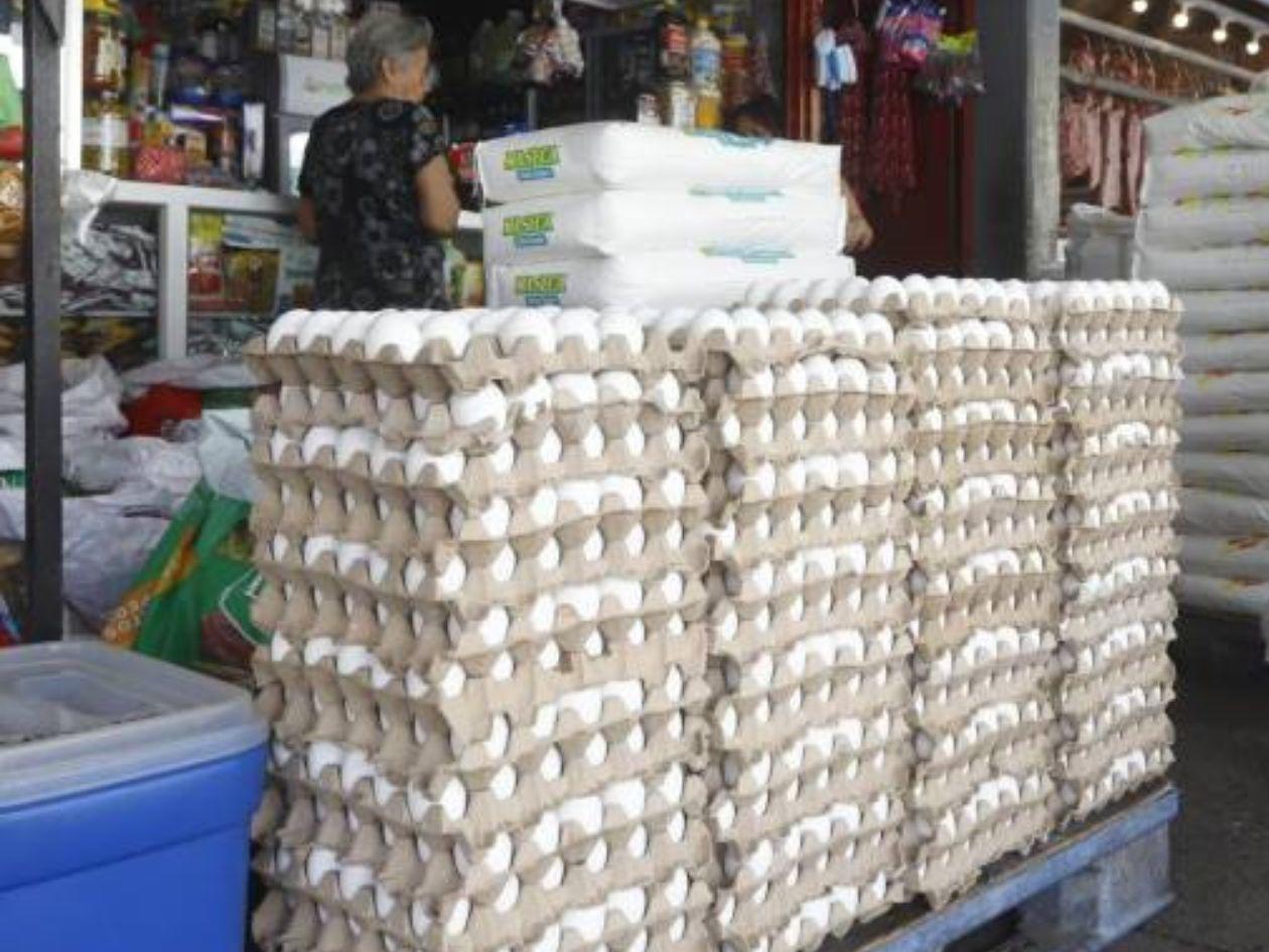 Leve rebaja en el precio de los huevos alivia el bolsillo de los sampedranos