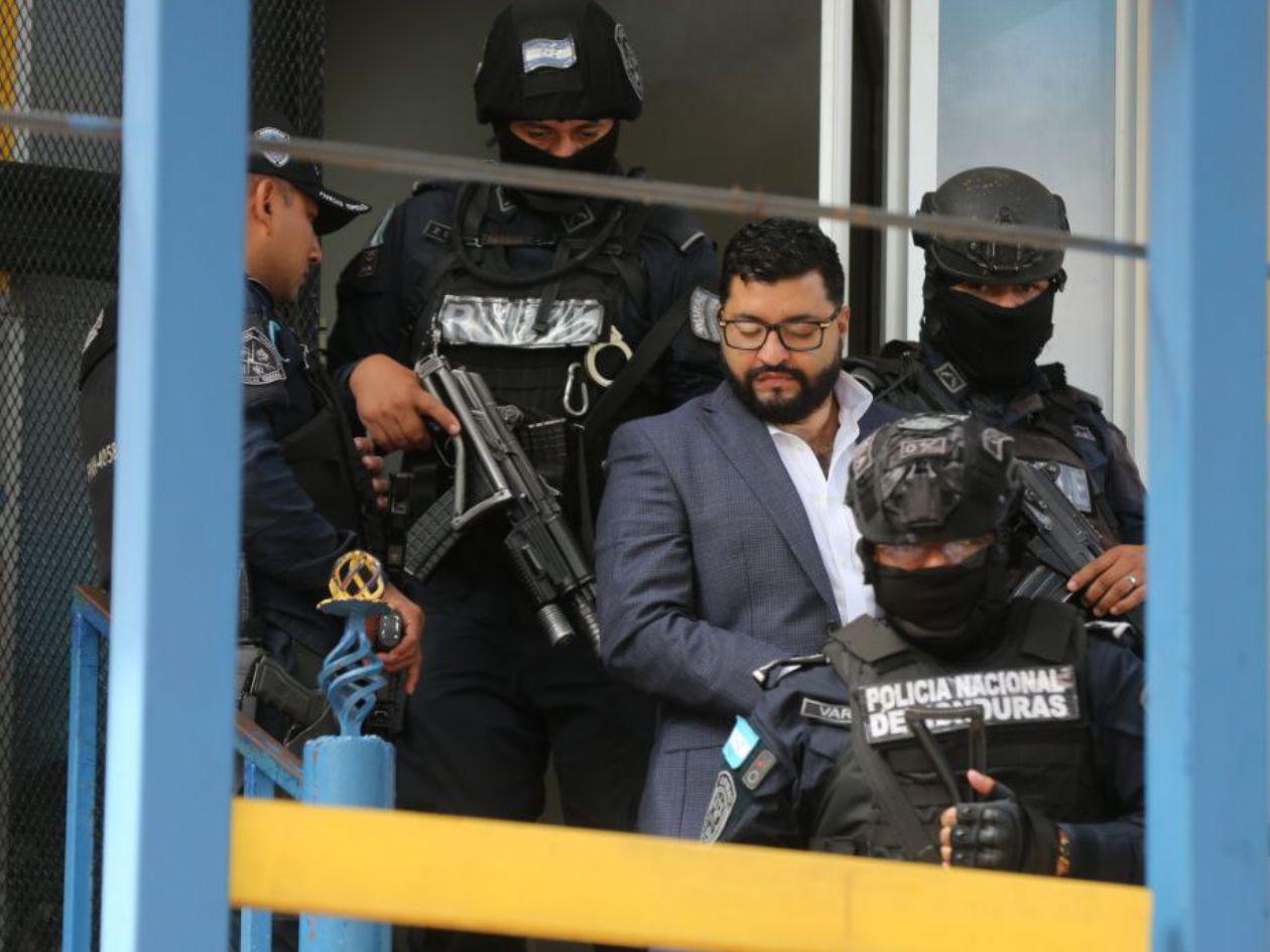 Exjuez Marco Vallecillo sigue sin fallo por demora en resolución de amparos