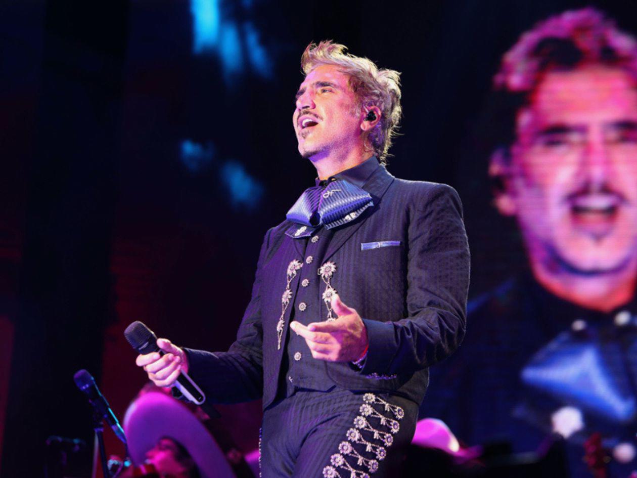 Alejandro Fernández donará a damnificados en Texas las ganancias de conciertos en EE.UU.