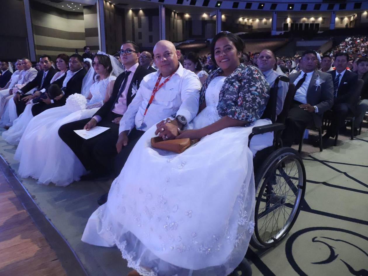 Amor y fe: Katerinne y José David se casan tras sobrevivir a la tragedia en Saltillo