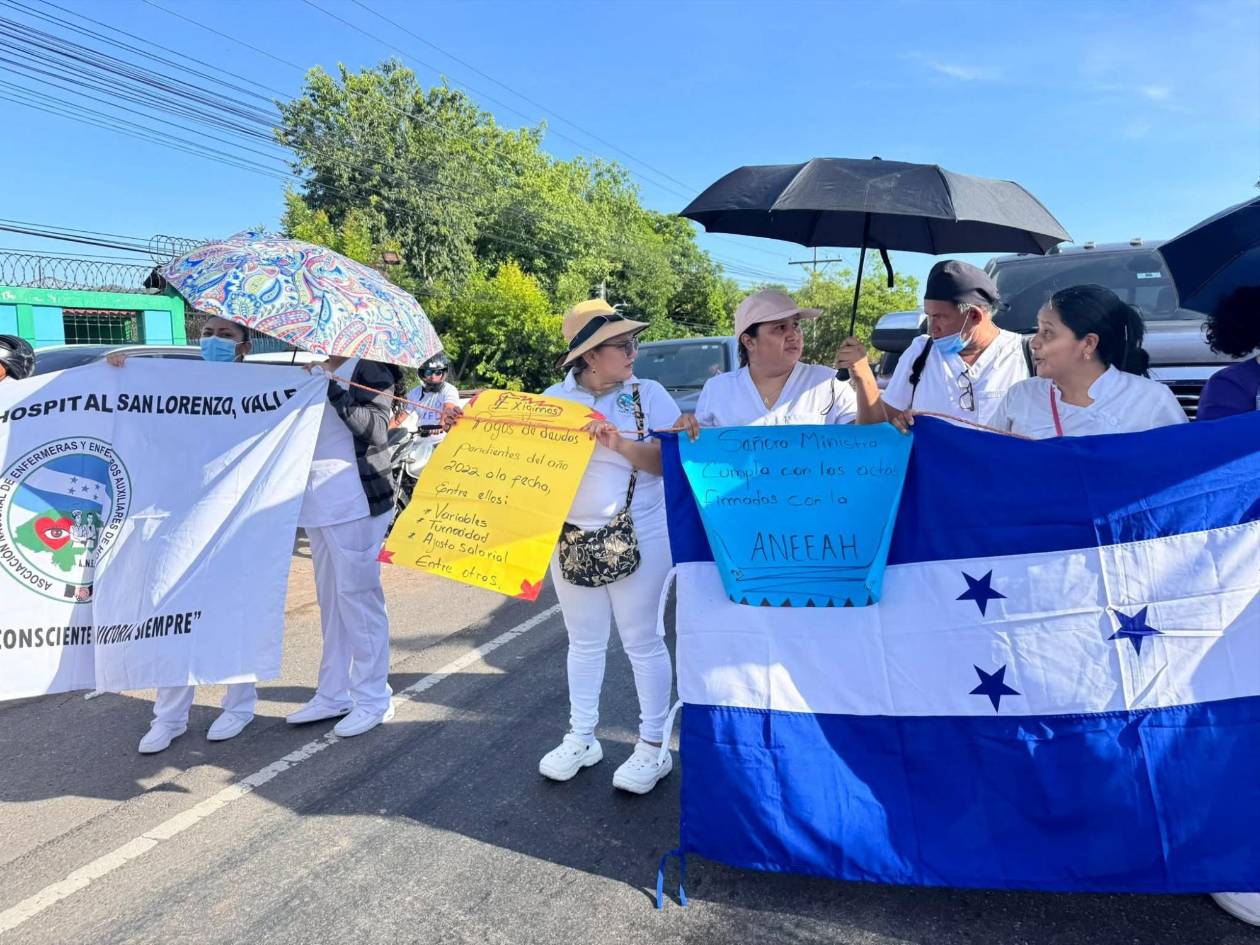 Enfermeras protestan a nivel nacional y esto exigen al Gobierno