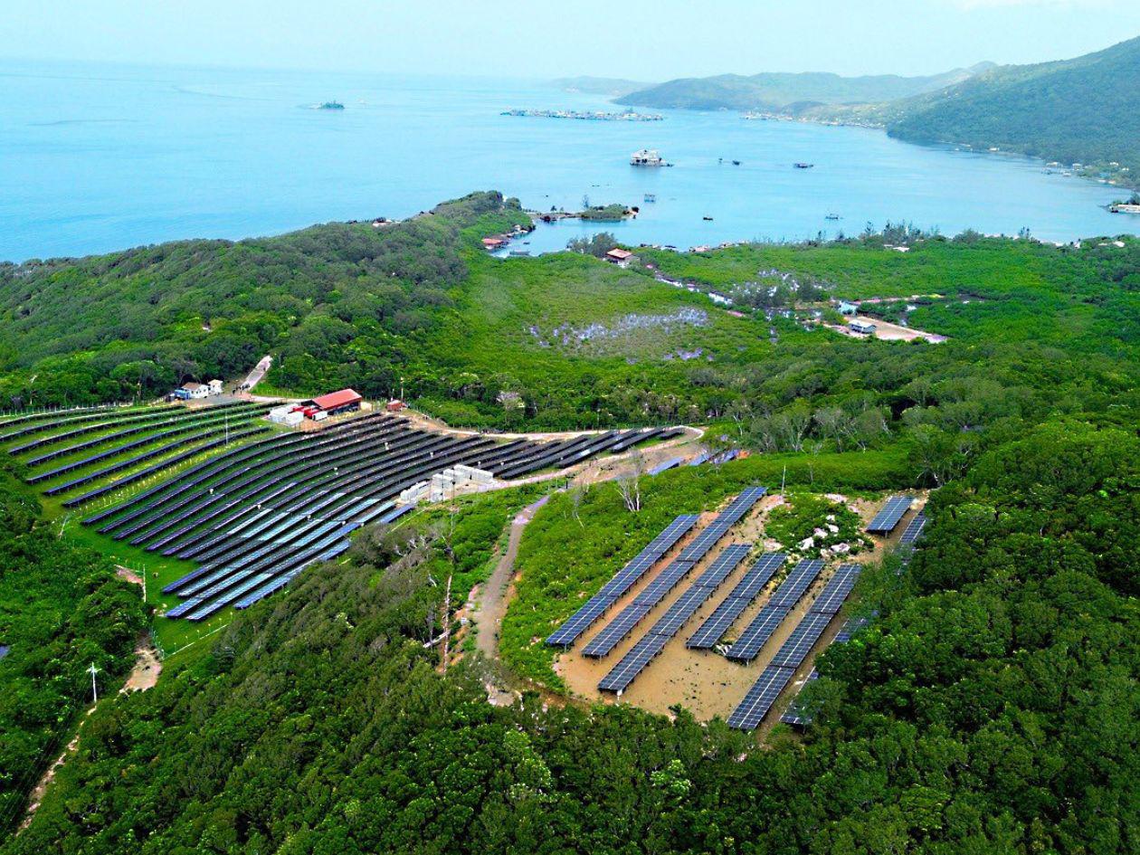 Xiomara Castro inaugura tres proyectos en Islas de la Bahía
