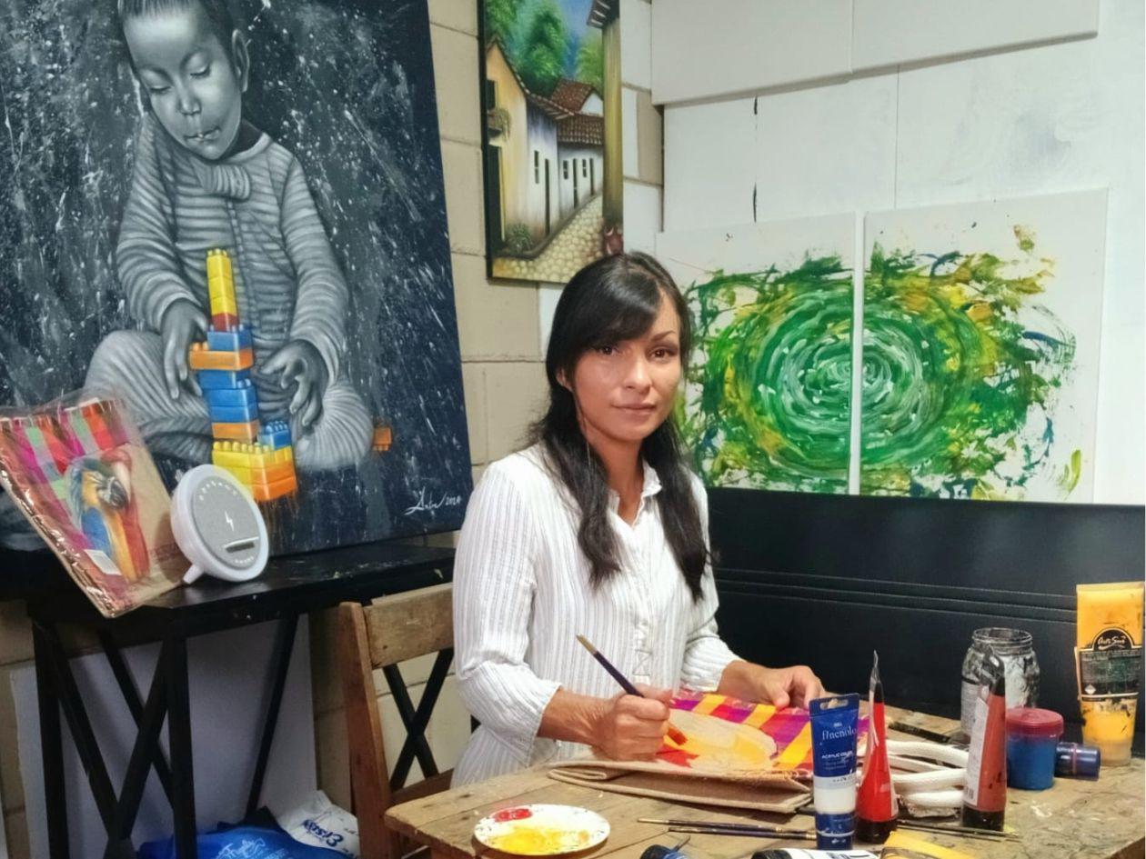 Astre, una artista plástica que creció en una Irca