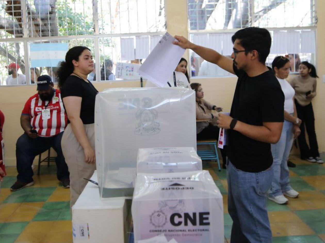 Cómo la desinformación electoral erosiona la confianza en el voto hondureño