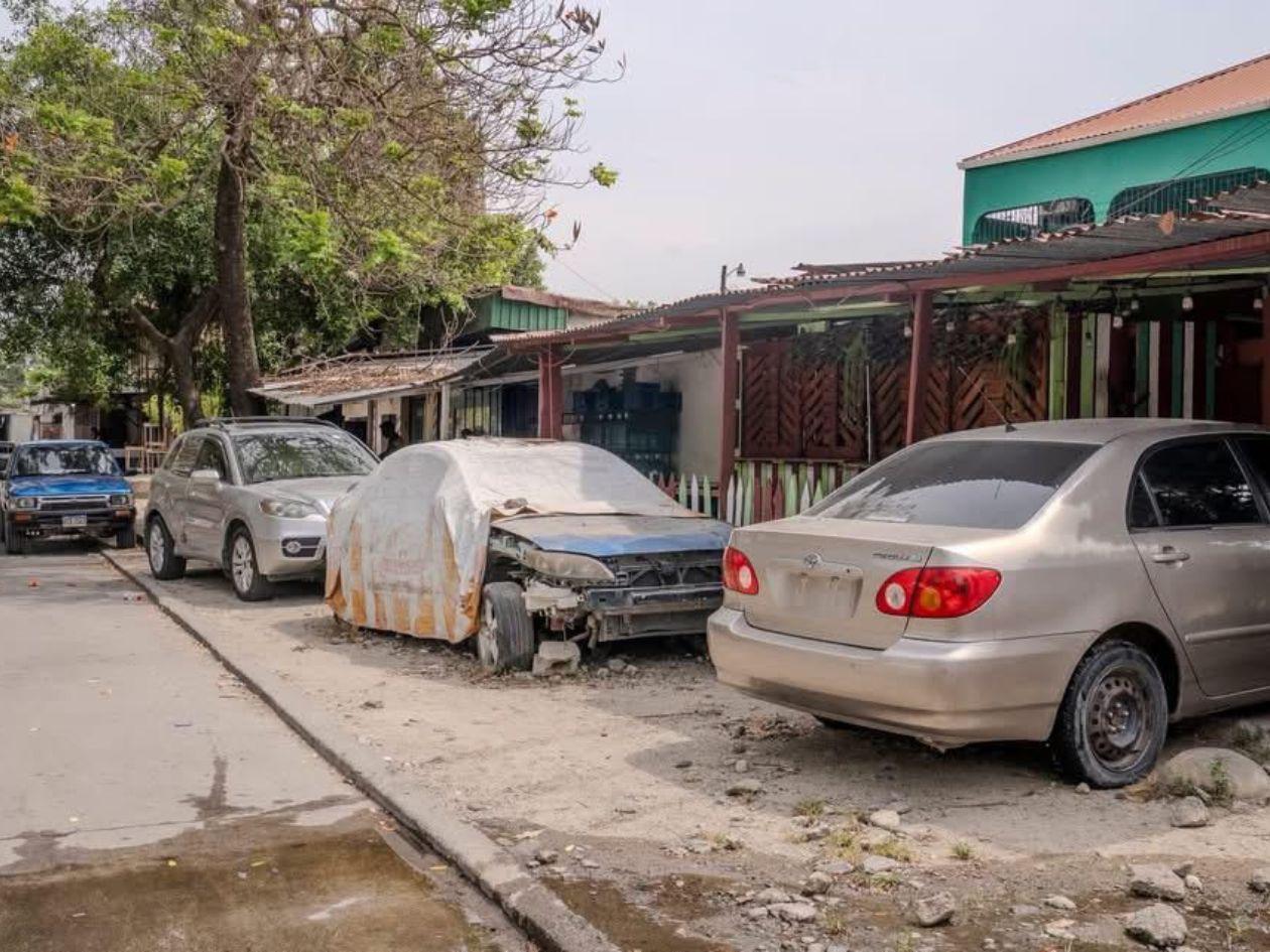 Inician operativos “Cero chatarra” para recuperar aceras en San Pedro Sula