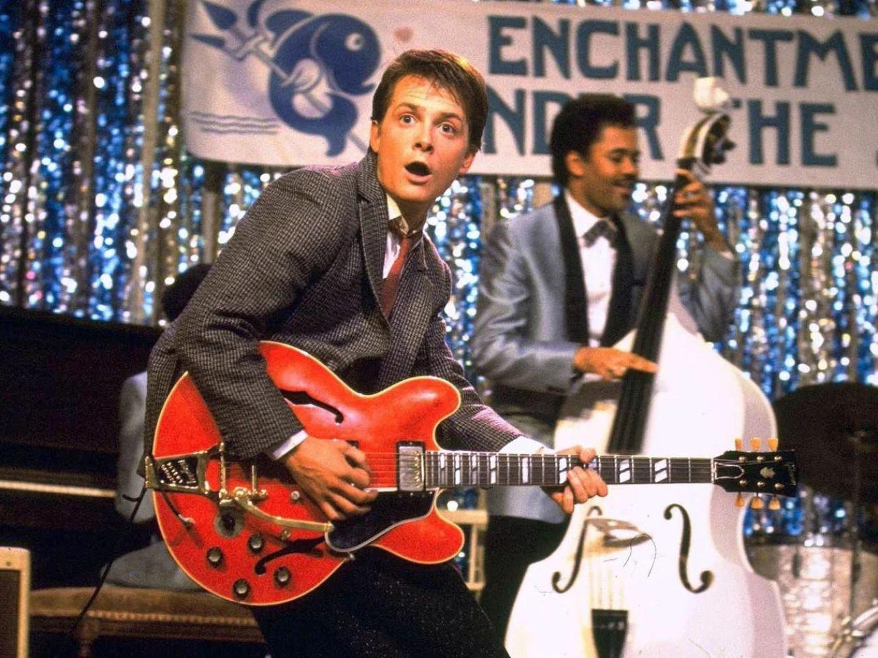 Se busca la icónica guitarra que tocó Marty Mcfly en 'Back to the Future'