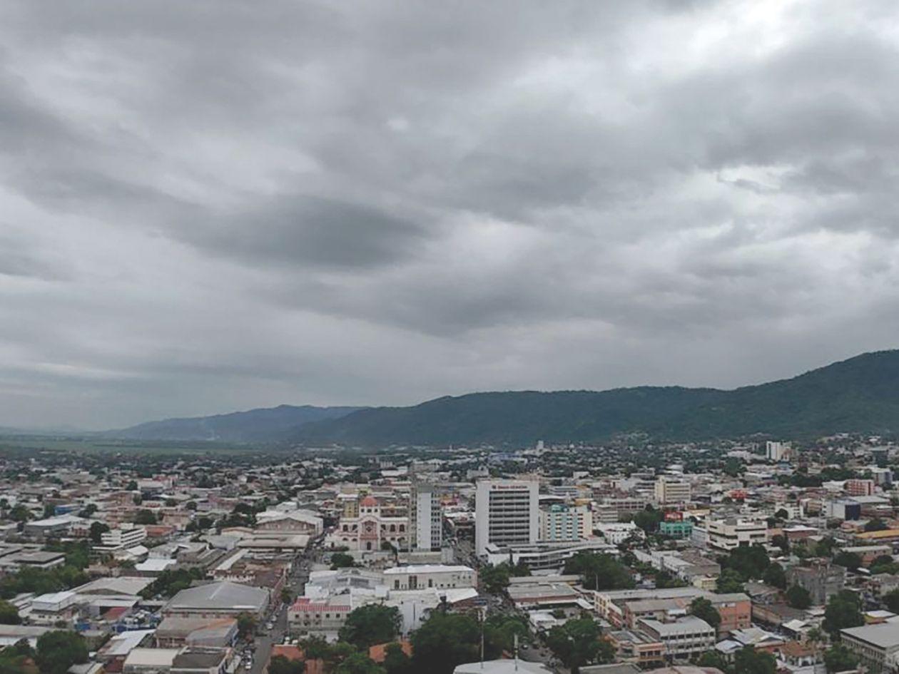 El viento del este y noreste seguirá transportando humedad desde el mar Caribe, generando precipitaciones débiles y dispersas
