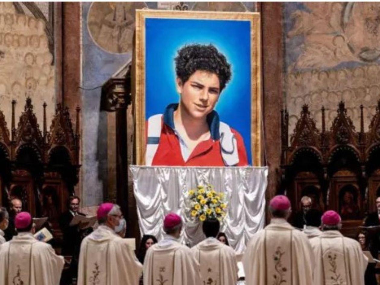 León XIV canonizará este domingo a Carlo Acutis, el primer santo milenial