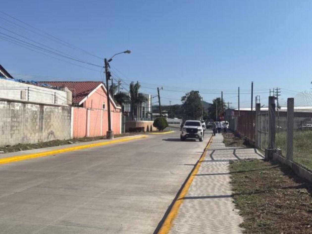 ¡Por fin! Pavimentan calles en las colonias San Vicente Uno y Dos