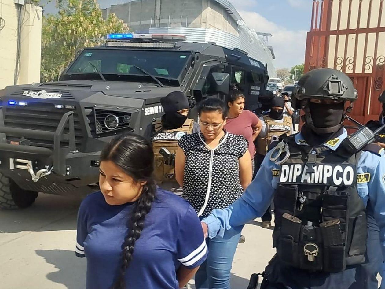 Caen tres mujeres acusadas de extorsionar mediante billeteras electrónicas