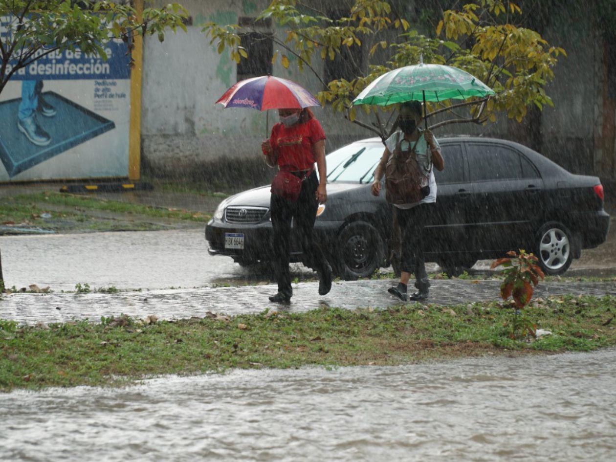 Lluvias en Honduras por ingreso de onda tropical hoy martes 1 de julio