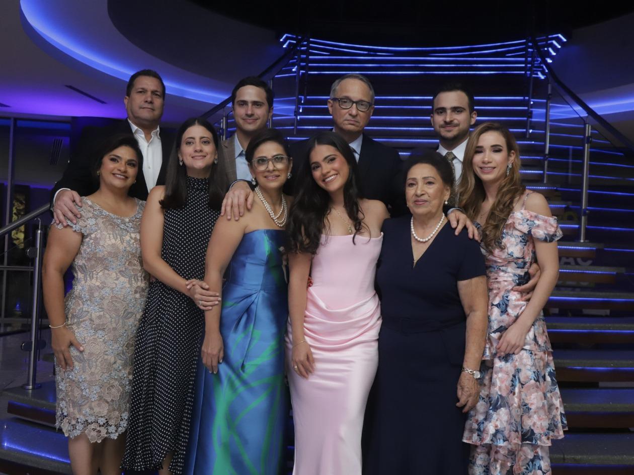 COMENAC 2025 celebra coctel y homenaje al médico Feizal Selman-Housein