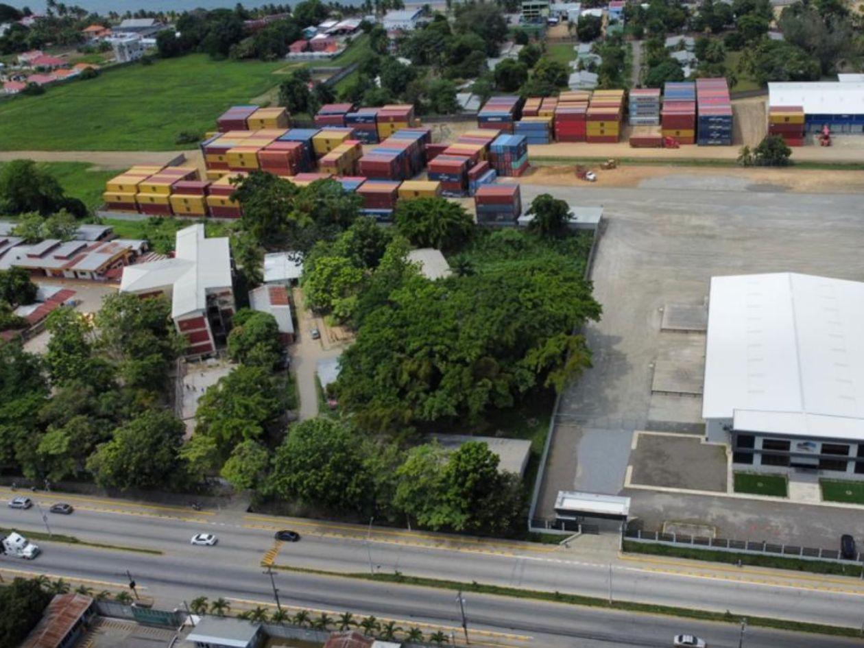 Informe municipal señala irregularidades en operación de almacén de contenedores