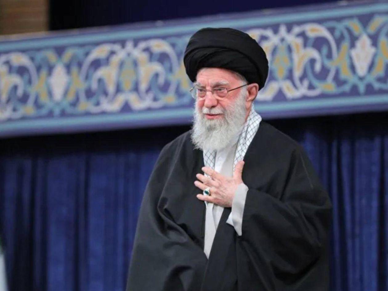 Líder supremo de Irán nombra a posibles sucesores por si lo asesinan