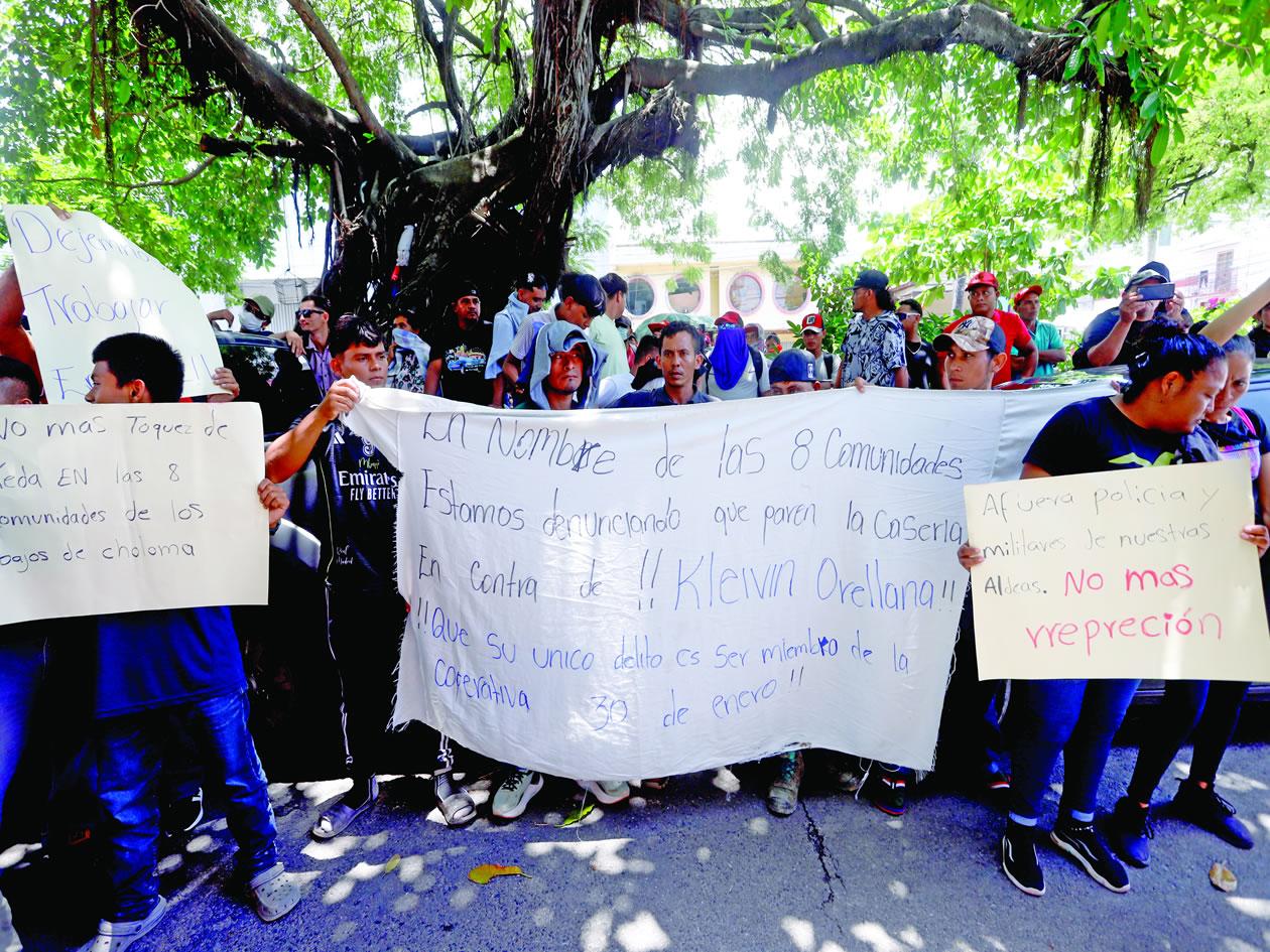 Grupos campesinos denuncian hostigamiento de policías