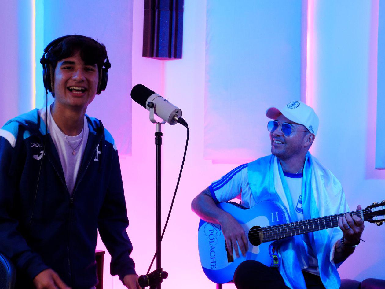 Herencia musical: Polache y su hijo Bitoh se unen en Top Ten