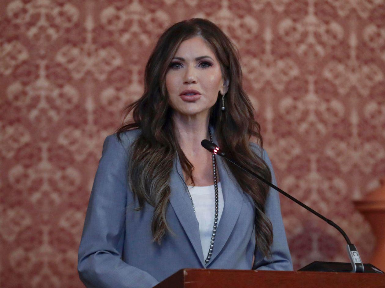 Kristi Noem revela detalles de su polémica reunión con Gustavo Petro