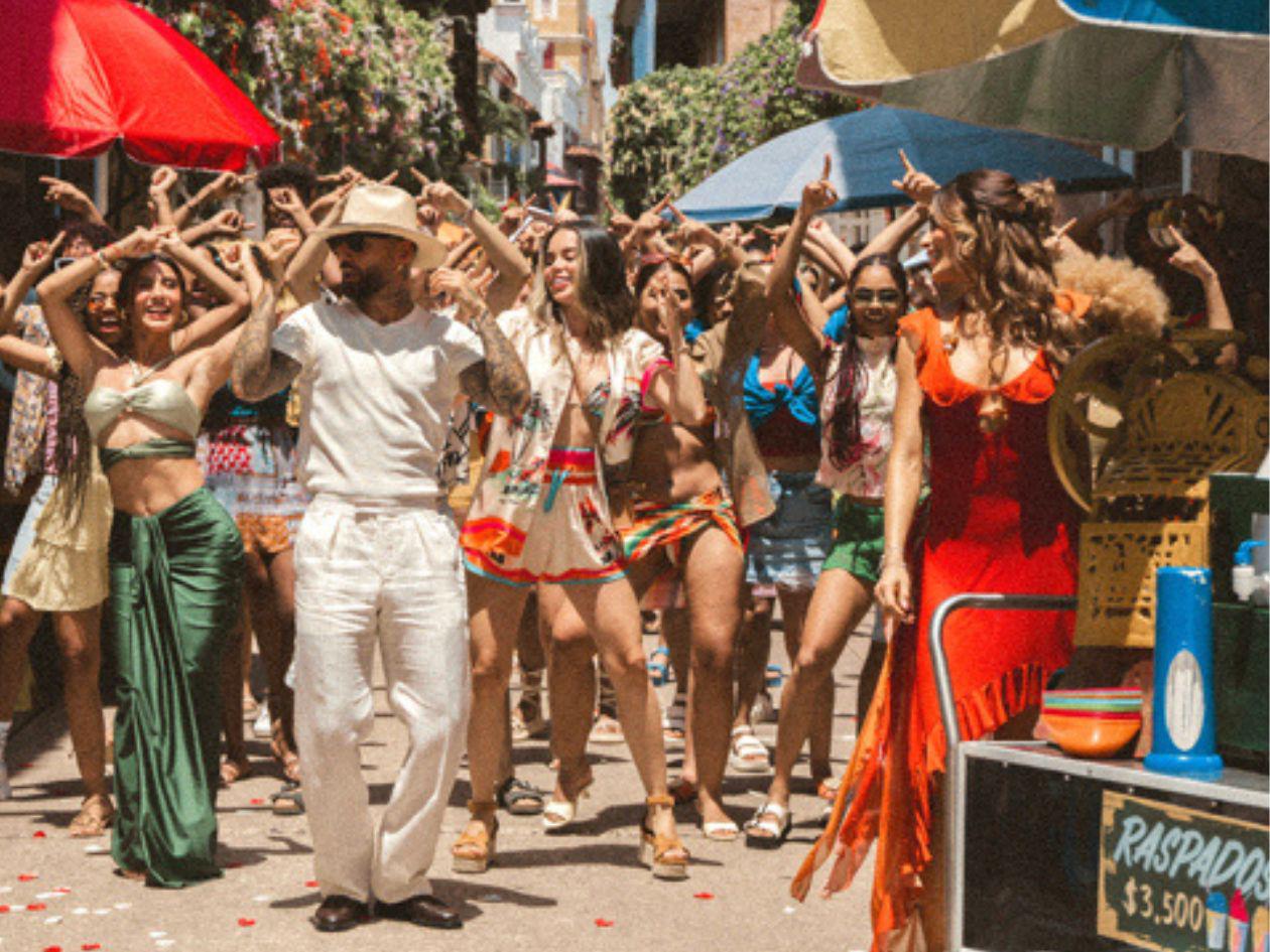 Maluma celebra el verano con 'Bronceador' y un video grabado en Cartagena de Indias