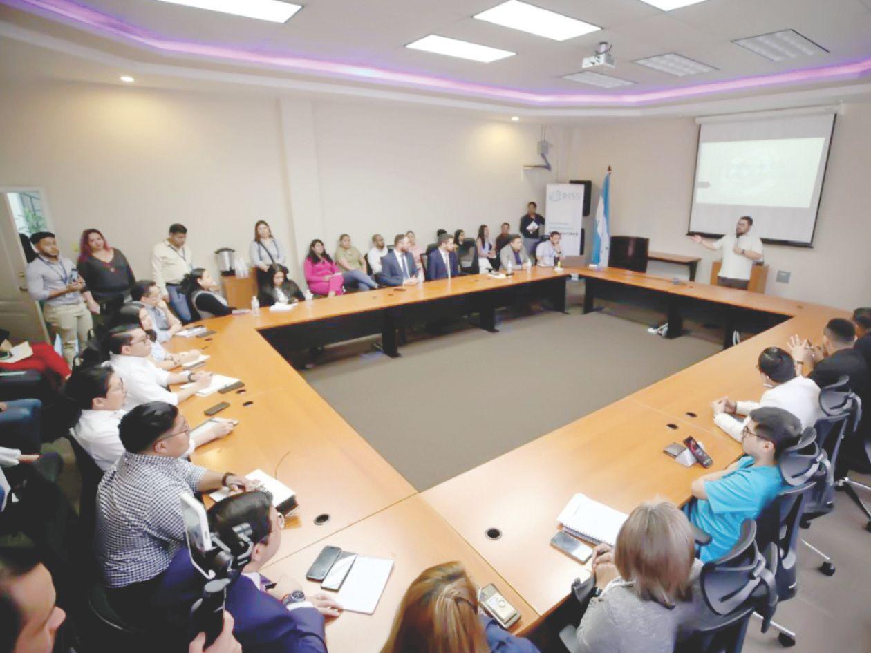 El IHSS destinará L1,700 millones en compra directa de equipo médico