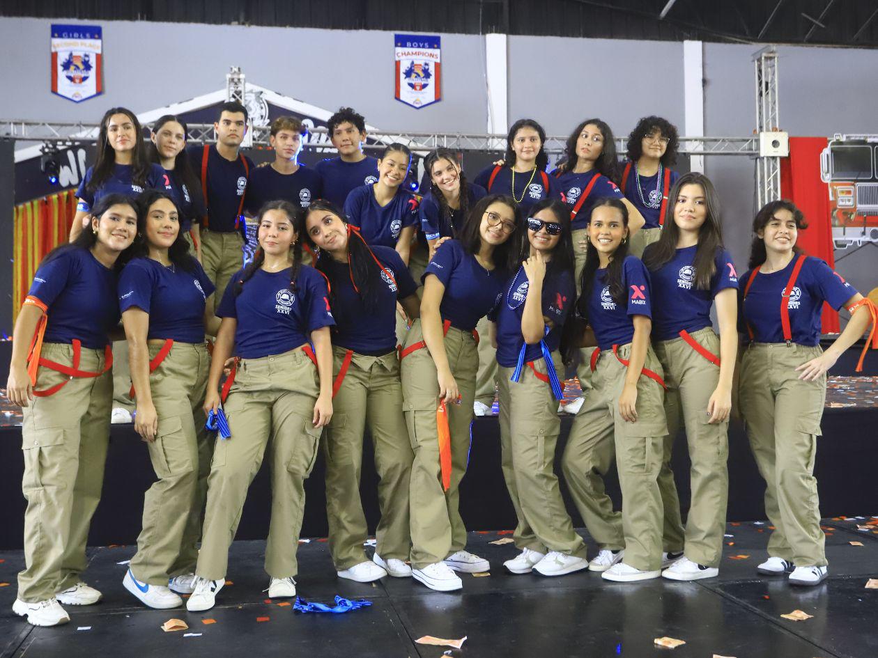 Freedom High School: Seniors 2026 celebran su entrada triunfal