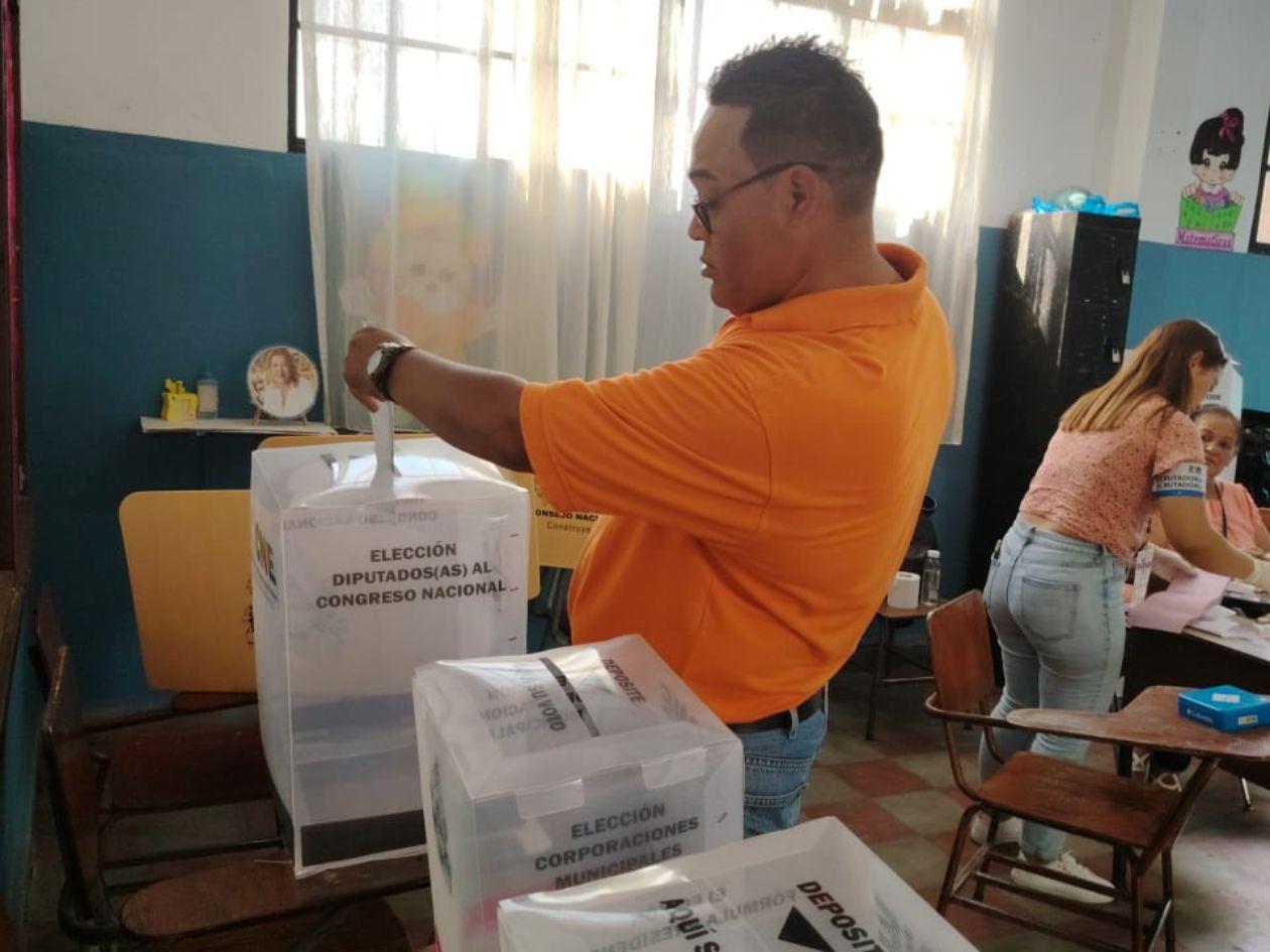 Hasta tres intentos en sistema biométrico en mesas electorales en Comayagua