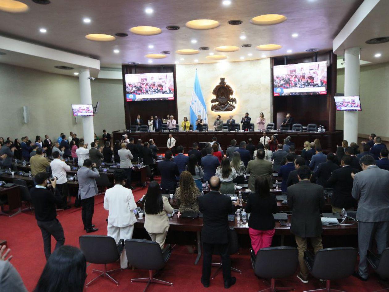 Congreso destinó L79 millones en ayudas durante su parálisis legislativa