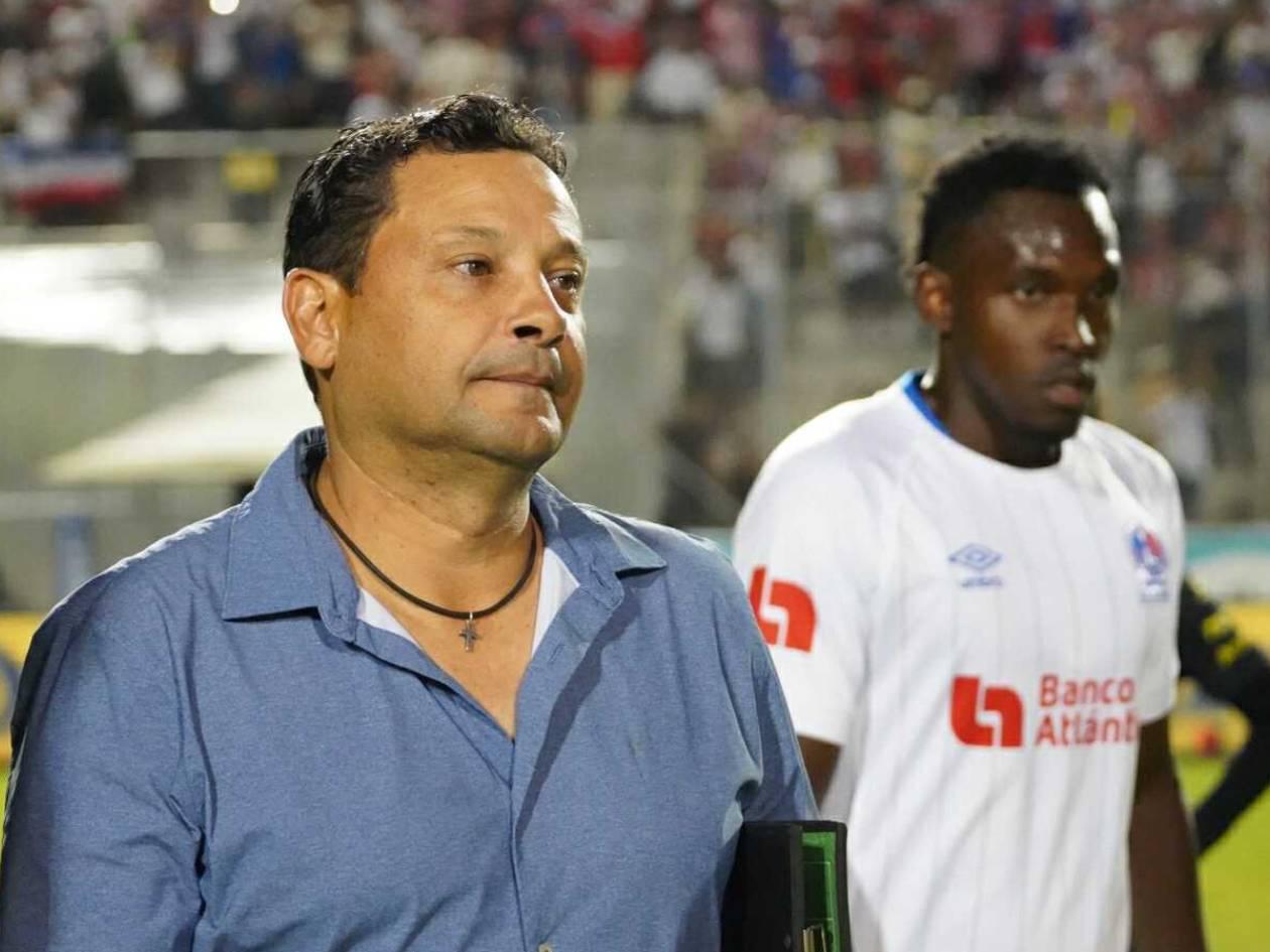 Jeaustin Campos toma decisión con su futuro y le avisa al Real España